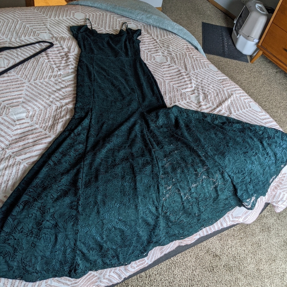 Formal Emerald Green Mermaid Lace Dress